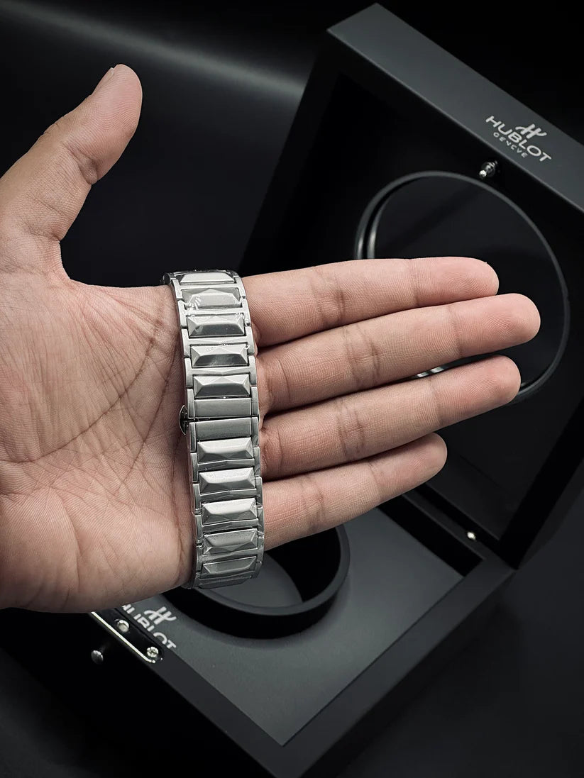 Hublot Cut Rotating Back