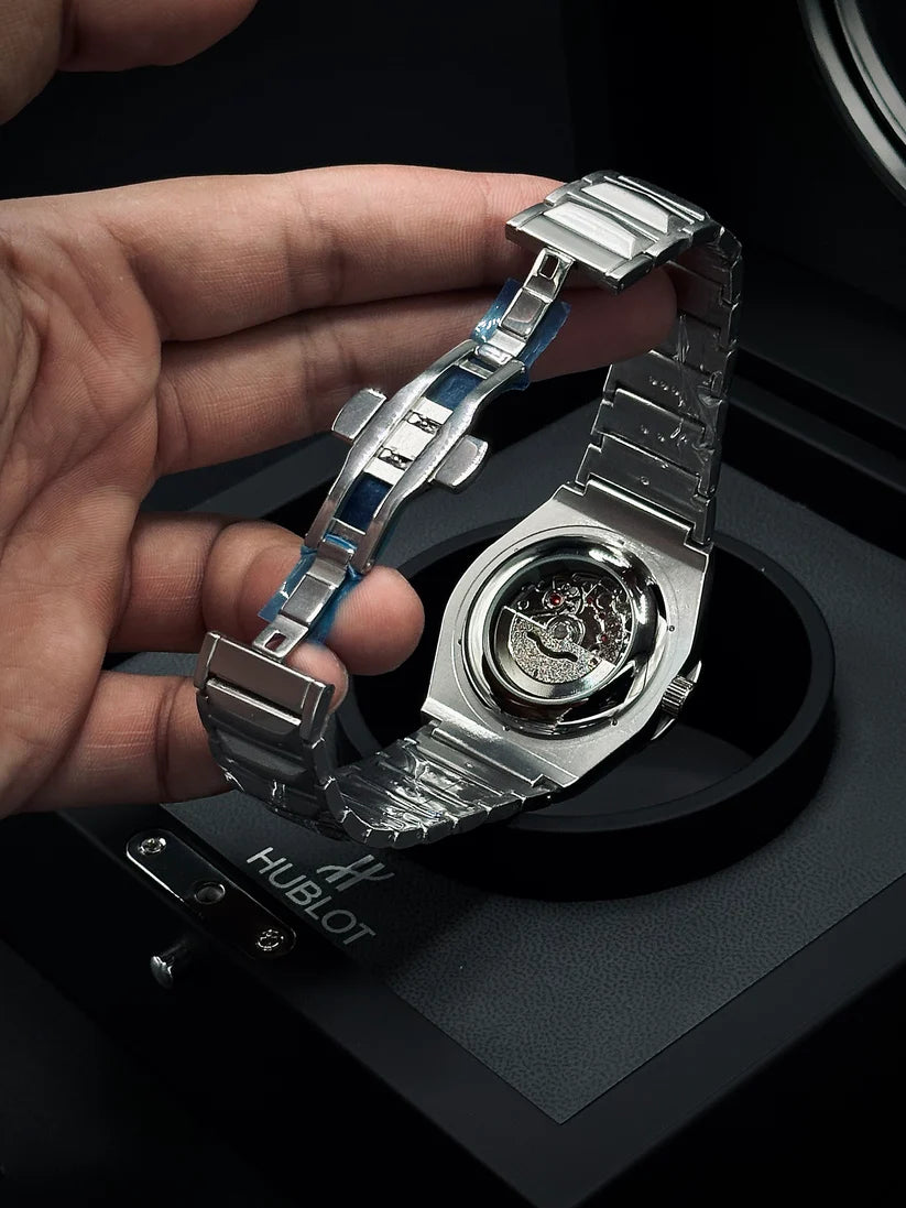 Hublot Cut Rotating Back